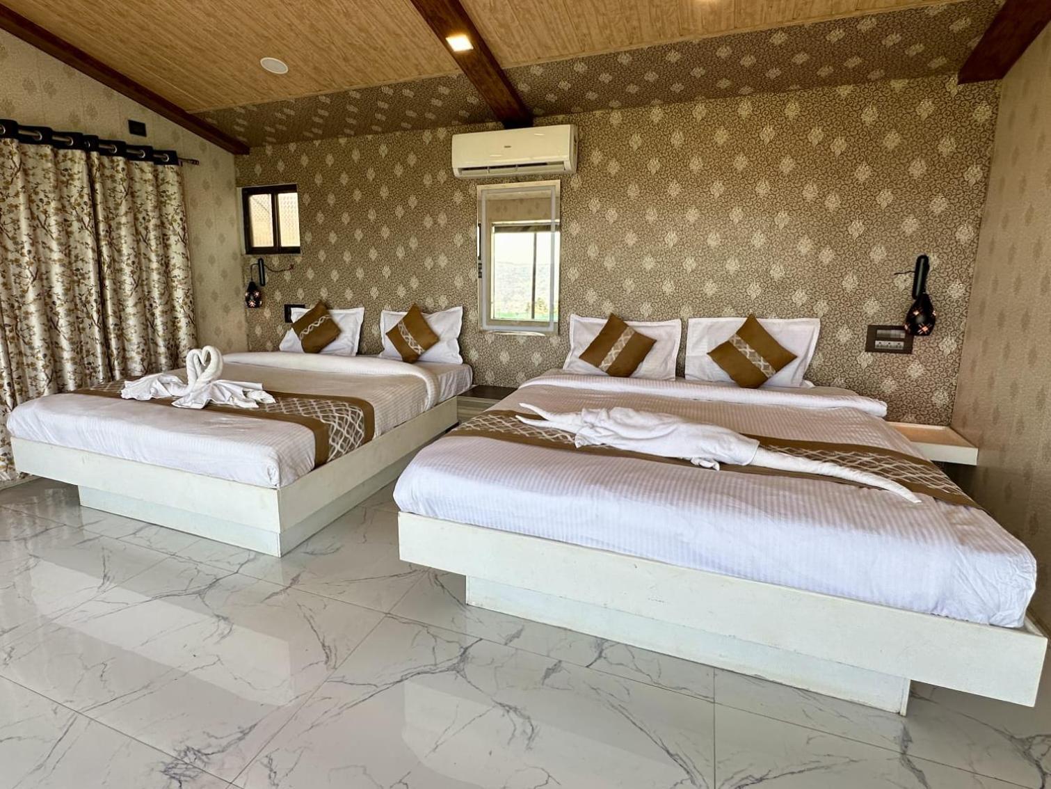 Hollywood Palace Resort Panchgani Exterior photo