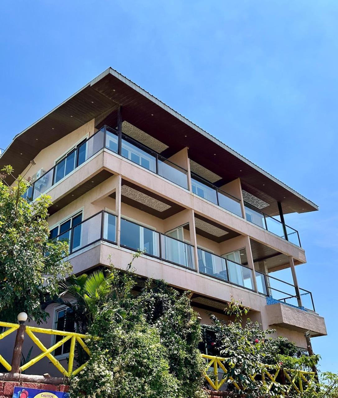 Hollywood Palace Resort Panchgani Exterior photo