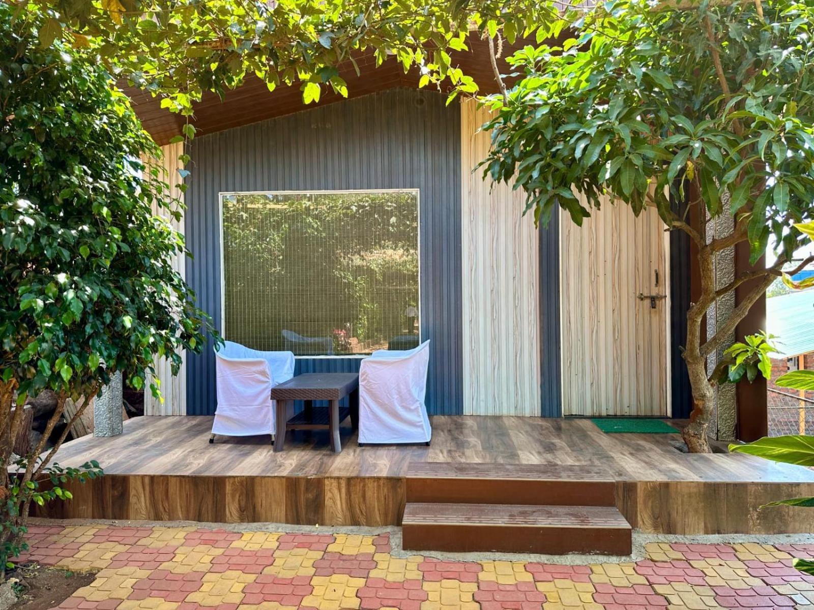 Hollywood Palace Resort Panchgani Exterior photo