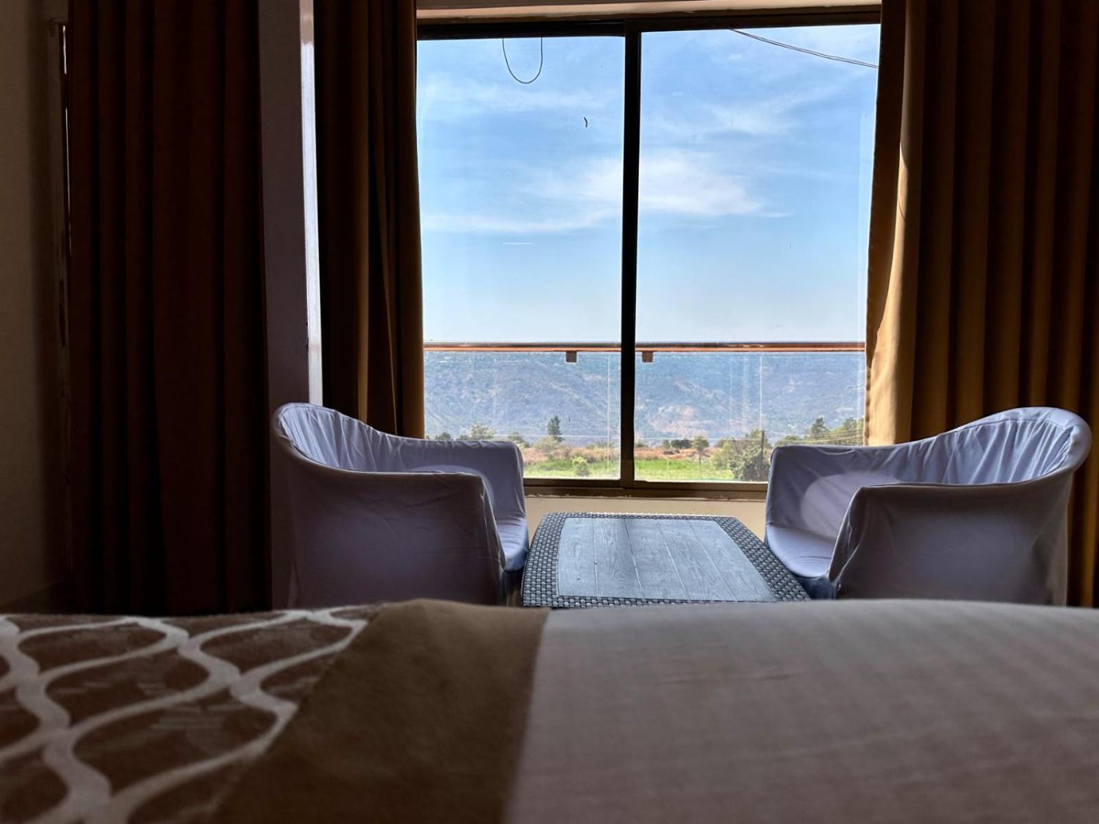 Hollywood Palace Resort Panchgani Exterior photo