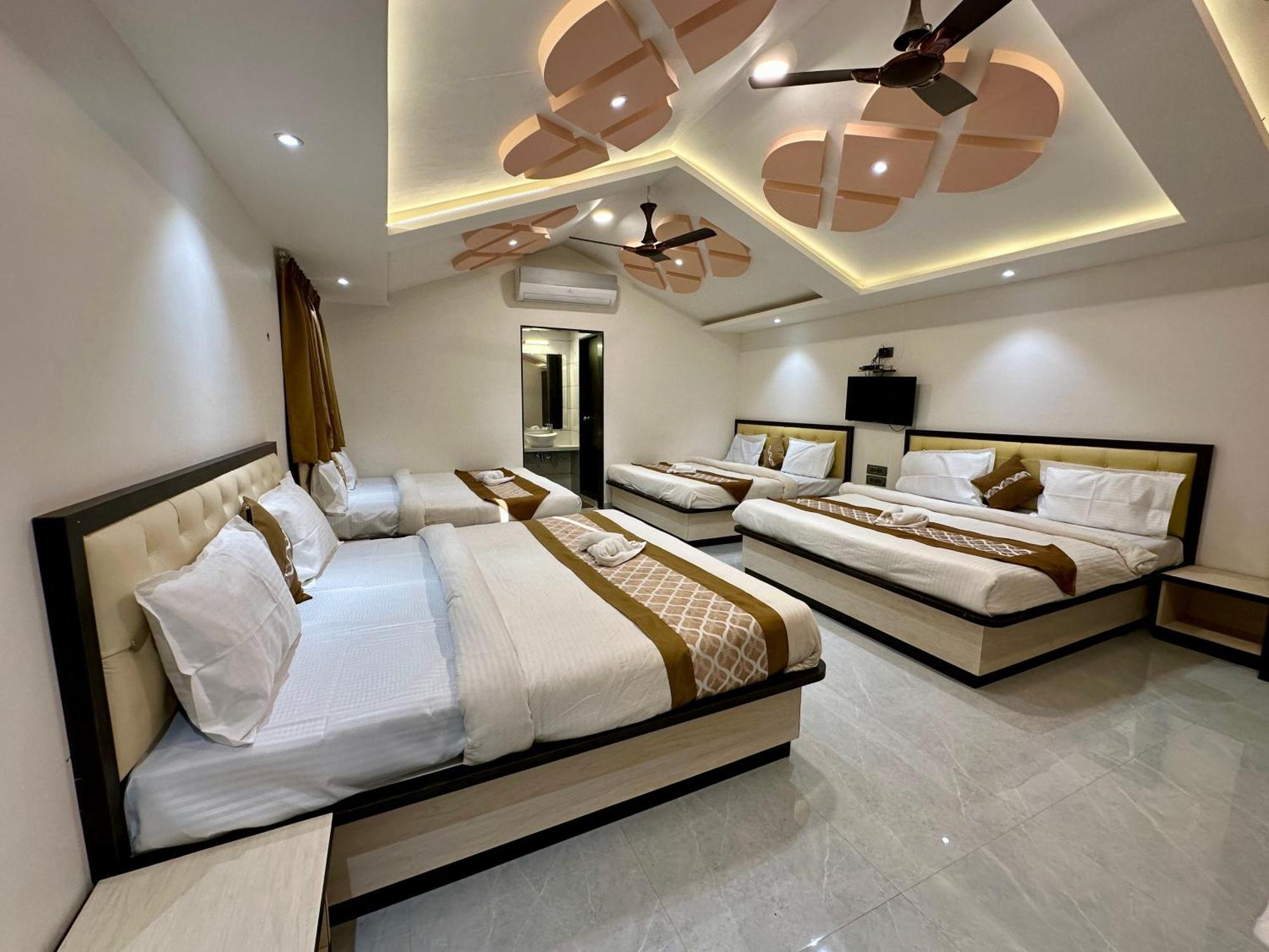 Hollywood Palace Resort Panchgani Exterior photo